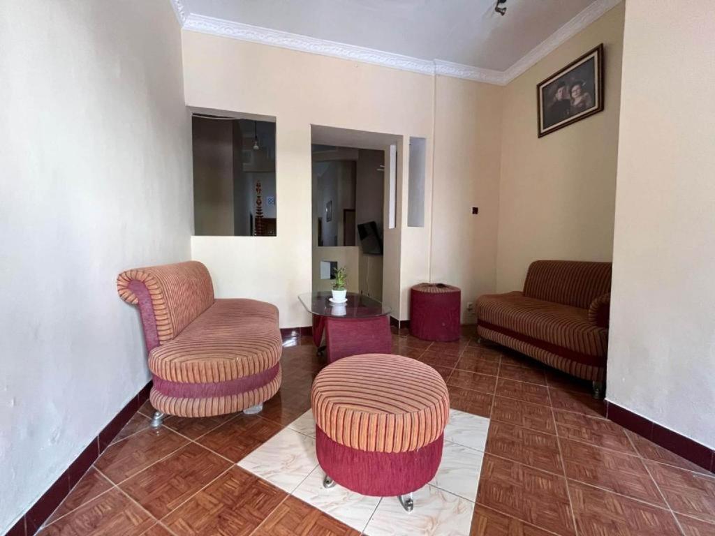 Oyo 94003 Anjuk Ladang Homestay Depok Exterior photo