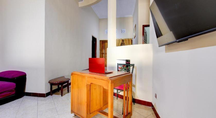 Oyo 94003 Anjuk Ladang Homestay Depok Exterior photo