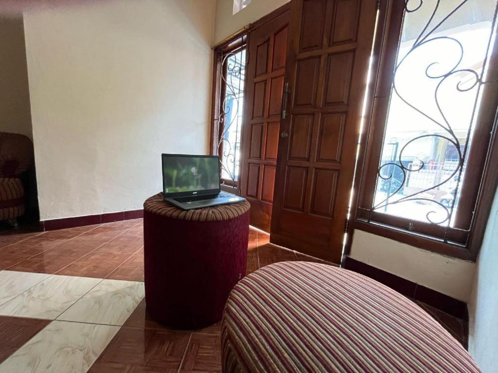 Oyo 94003 Anjuk Ladang Homestay Depok Exterior photo